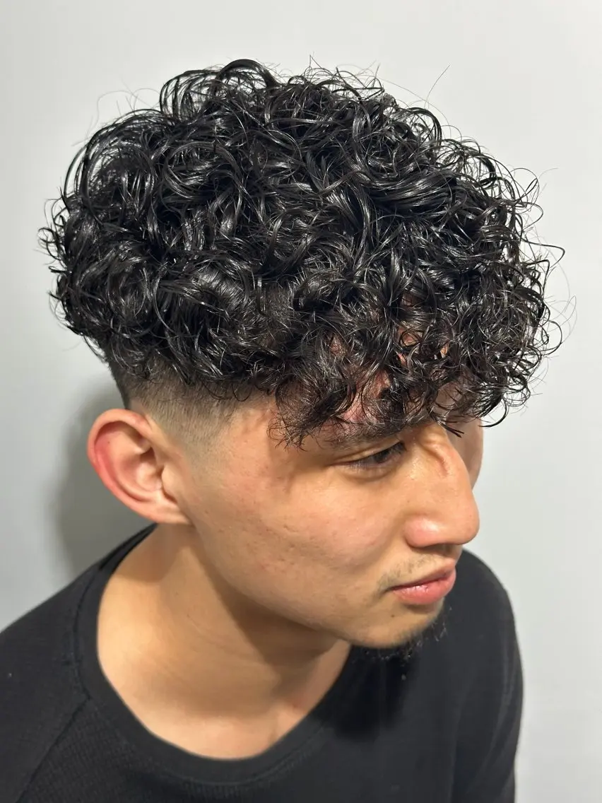 ショート パーマ メンズ メンズパーマ スペインカール パーマ ヘアセット 西川 流星のヘアスタイル