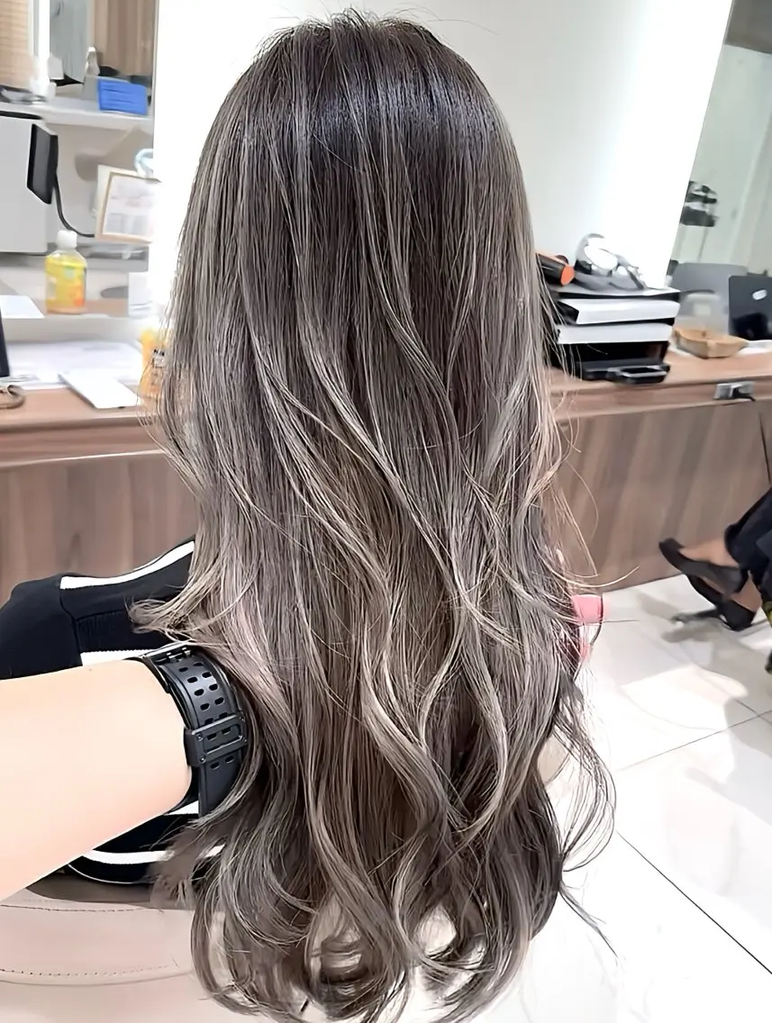 ロング カラー バレイヤージュ 髪質改善 レイヤーカット カット ヘアカラー トリートメント 山崎俊輔/髪質改善 /バレイヤージュのヘアスタイル