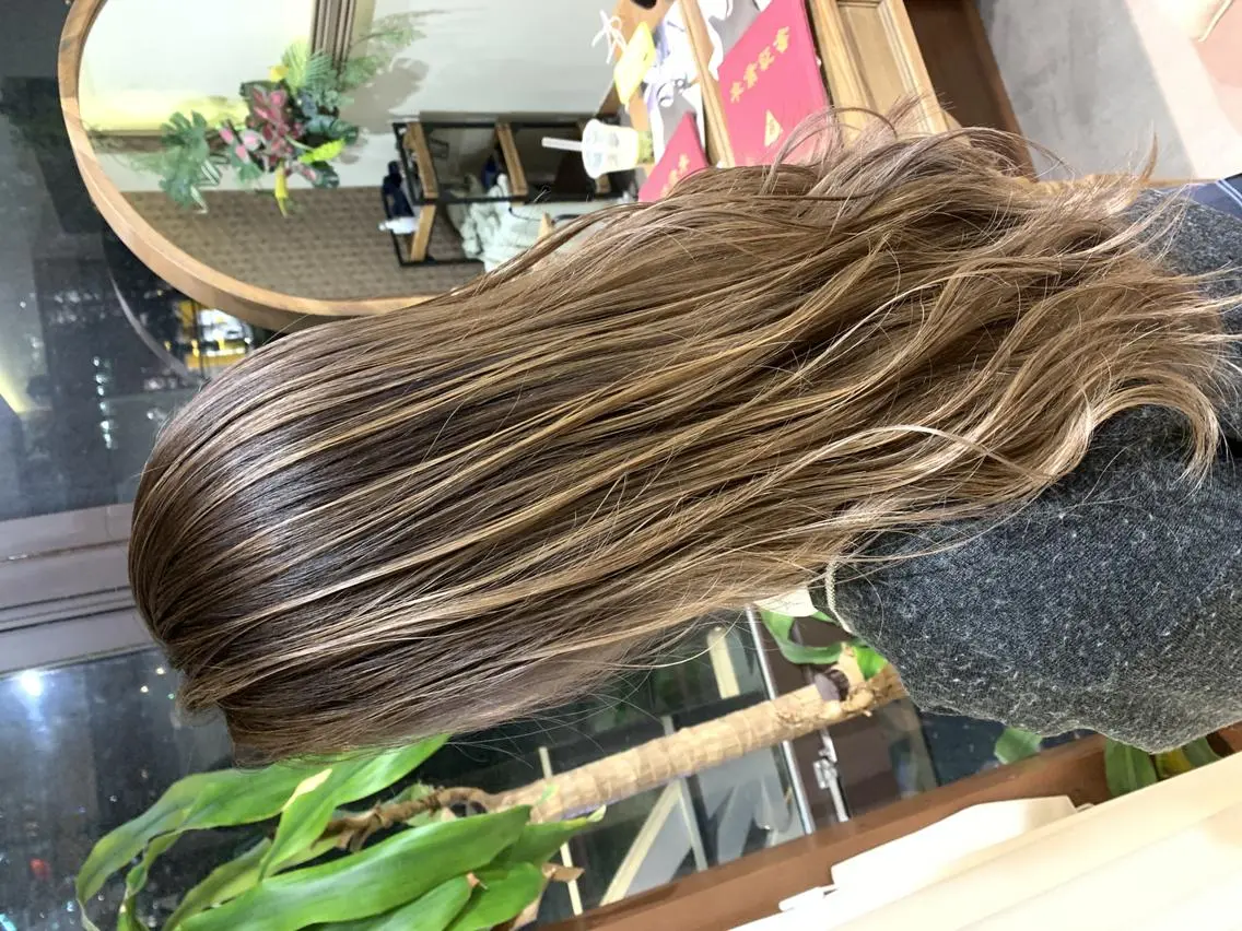 ロング カラー バレイヤージュ レイヤーカット ハイトーン得意😍 Lumiereのヘアスタイル