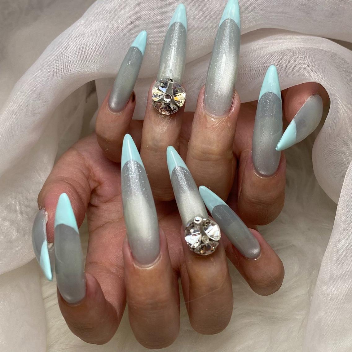 ネイル フラッシュネイル キラキラネイル 持ち込み ワンホンネイル 池袋🫧 Nailのネイルデザイン