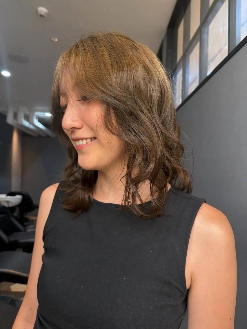 ミディアム カラー ブリーチ 透明感カラー ダブルカラー ブリーチなしカラー オリーブカラー ヘアカラー すが みさとのヘアスタイル