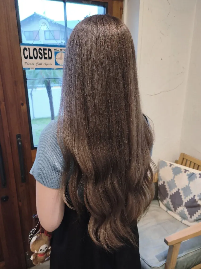 ロング ヘアカラー LEASH 北原のヘアスタイル
