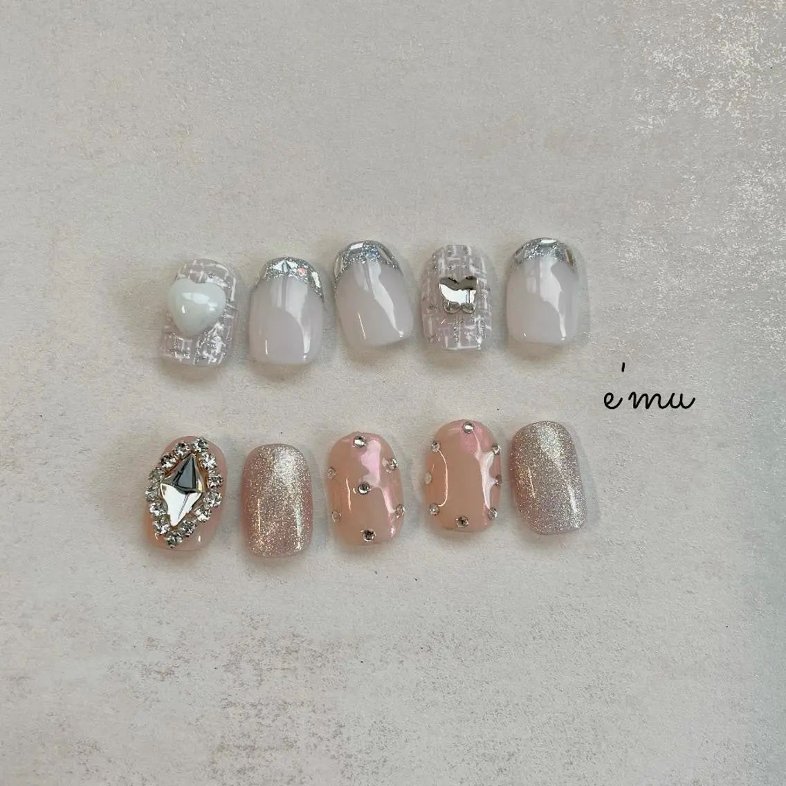 ネイル キラキラネイル 韓国ネイル ストーンネイル ツイードネイル nail salon e'mu💐のネイルデザイン