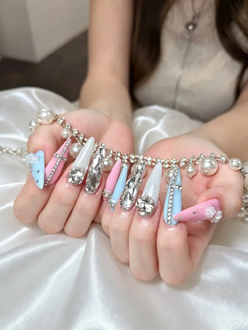 ネイル ENsalon AKIRAのネイルデザイン