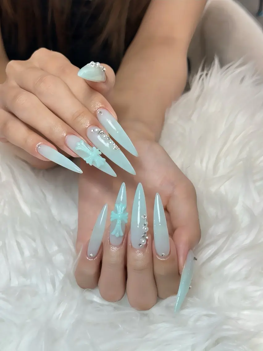 ネイル チークネイル ドット フレンチネイル グラデーション ハート ハンドネイル ハンドケア Eli Muse 新宿ネイルのネイルデザイン