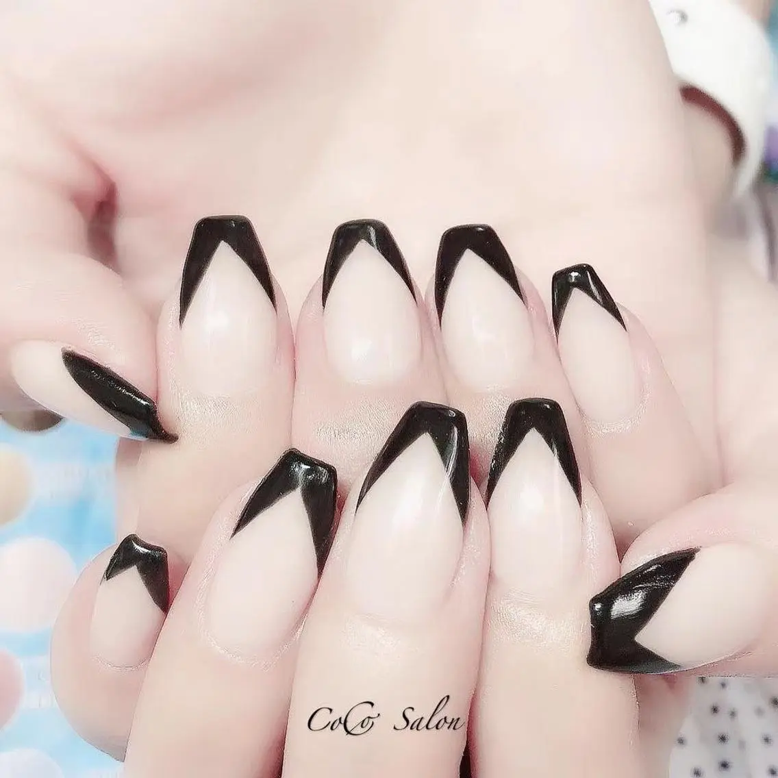 ネイル 長さ出し フレンチネイル ジェルネイル オフィスネイル パラジェル ハンドネイル CoCoSalon ネイル/まつ毛予約のネイルデザイン