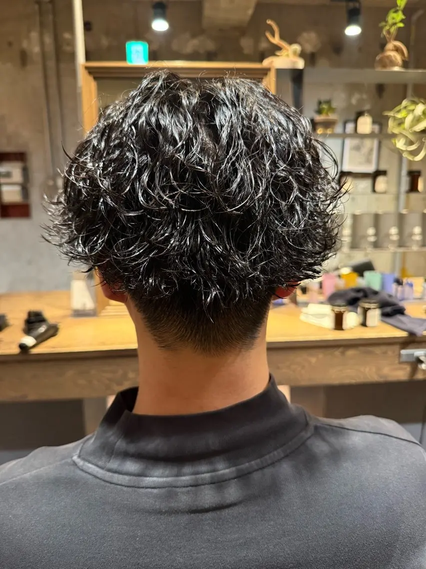 ショート パーマ メンズ メンズパーマ 波巻きパーマ メンズ/佐藤 恒輝のヘアスタイル