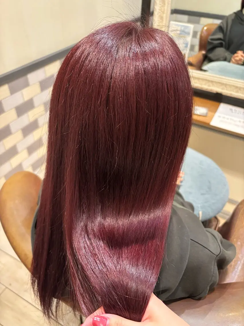 ロング カラー ボルドーカラー 古屋 澪 艶髪カラー✨のヘアスタイル