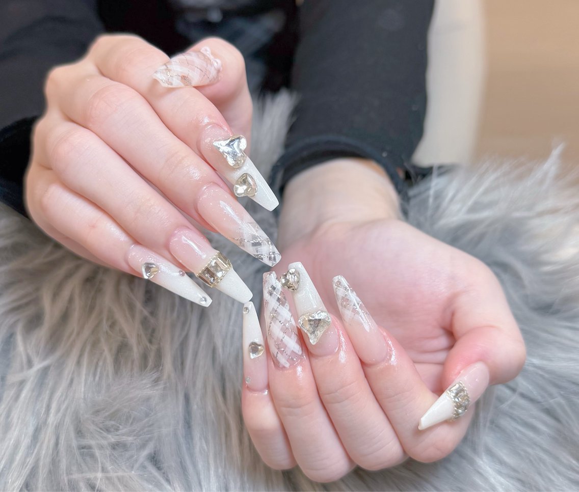 ネイル ハンドネイル ハンドケア Anh Nail 歌舞伎町のネイルデザイン