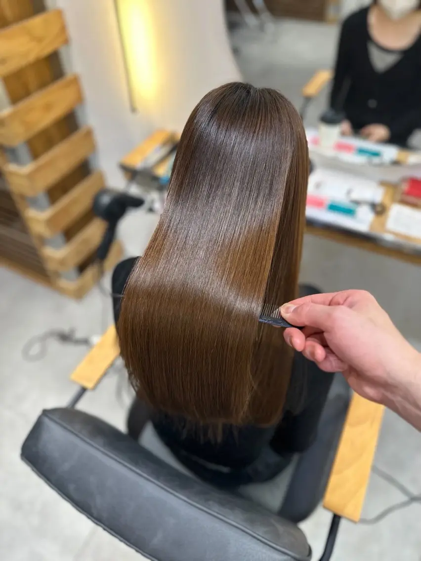 ロング オリーブベージュ/ 上田優希　/透明感カのヘアスタイル