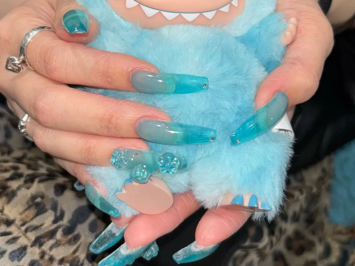 ネイル ハンドネイル 🪐富島彩夏 /海外nail🪐のネイルデザイン