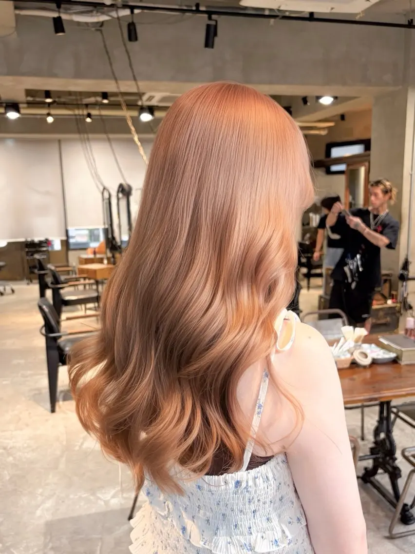 ロング カラー ベージュカラー ブロンド ハイトーンカラー ハイトーンベージュ ミルクティーベージュ カット ヘアカラー トリートメント ヘアセット 似合わせベージュ 🍯ayumi🍯のヘアスタイル