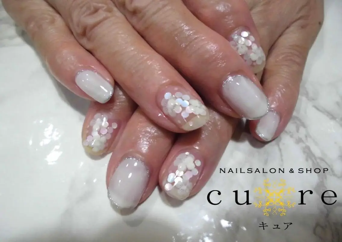 ネイル ジェルネイル ホワイト 冬ネイル ネイルサロン Cureのネイルデザイン