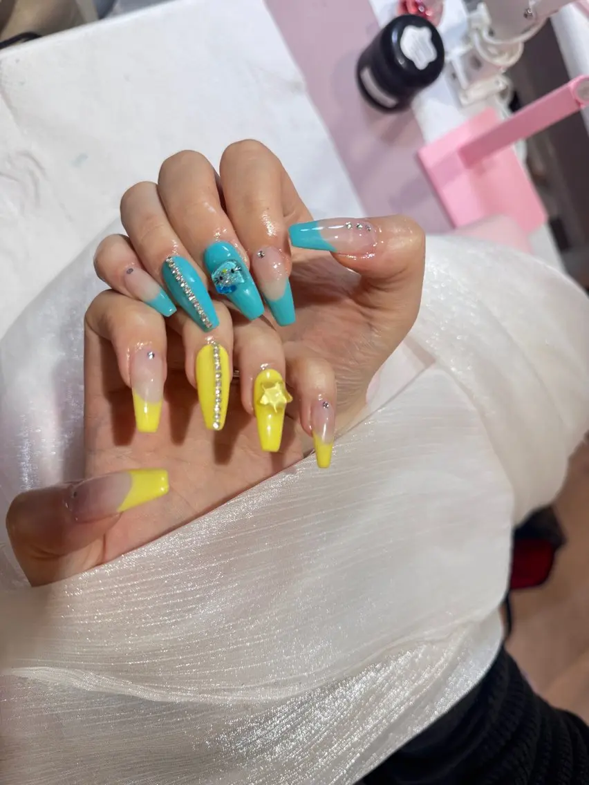 ネイル ハンドネイル Anmi Nailsのネイルデザイン