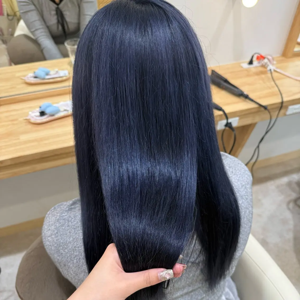 ロング カラー 柔らかいbeige ￤韓国￤🩰マユ🩰のヘアスタイル
