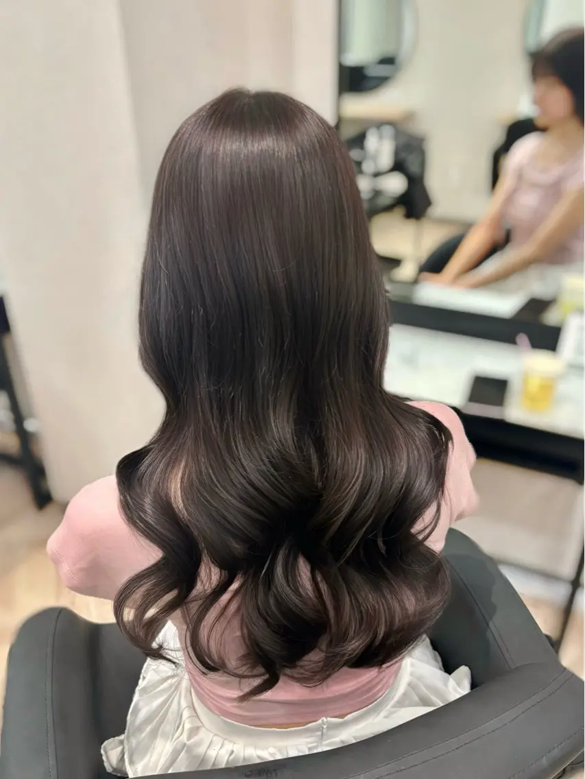 ロング カラー ブリーチ ブラウンカラー チョコレートブラウン ブリーチなしカラー ヘアカラー トリートメント 𝒎𝒐𝒆🩰 名駅/ヘアメ/暖色♡のヘアスタイル