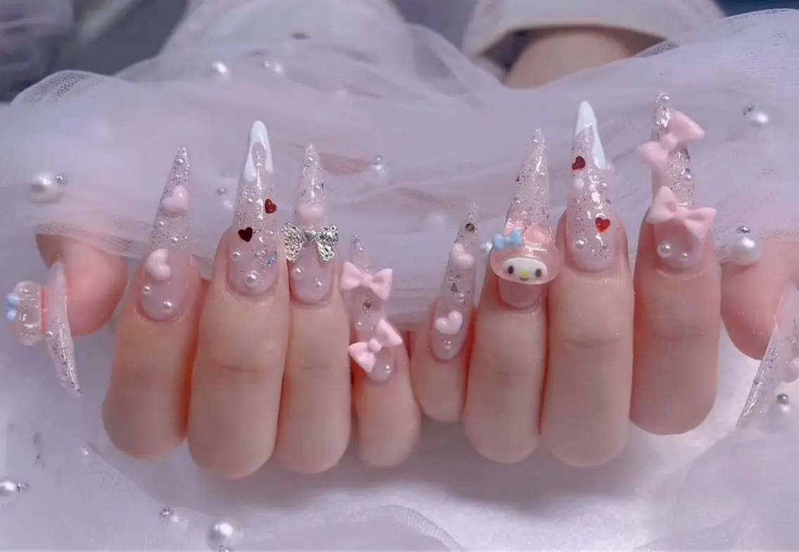 ネイル UMI ネイルサロン新宿🎀のネイルデザイン