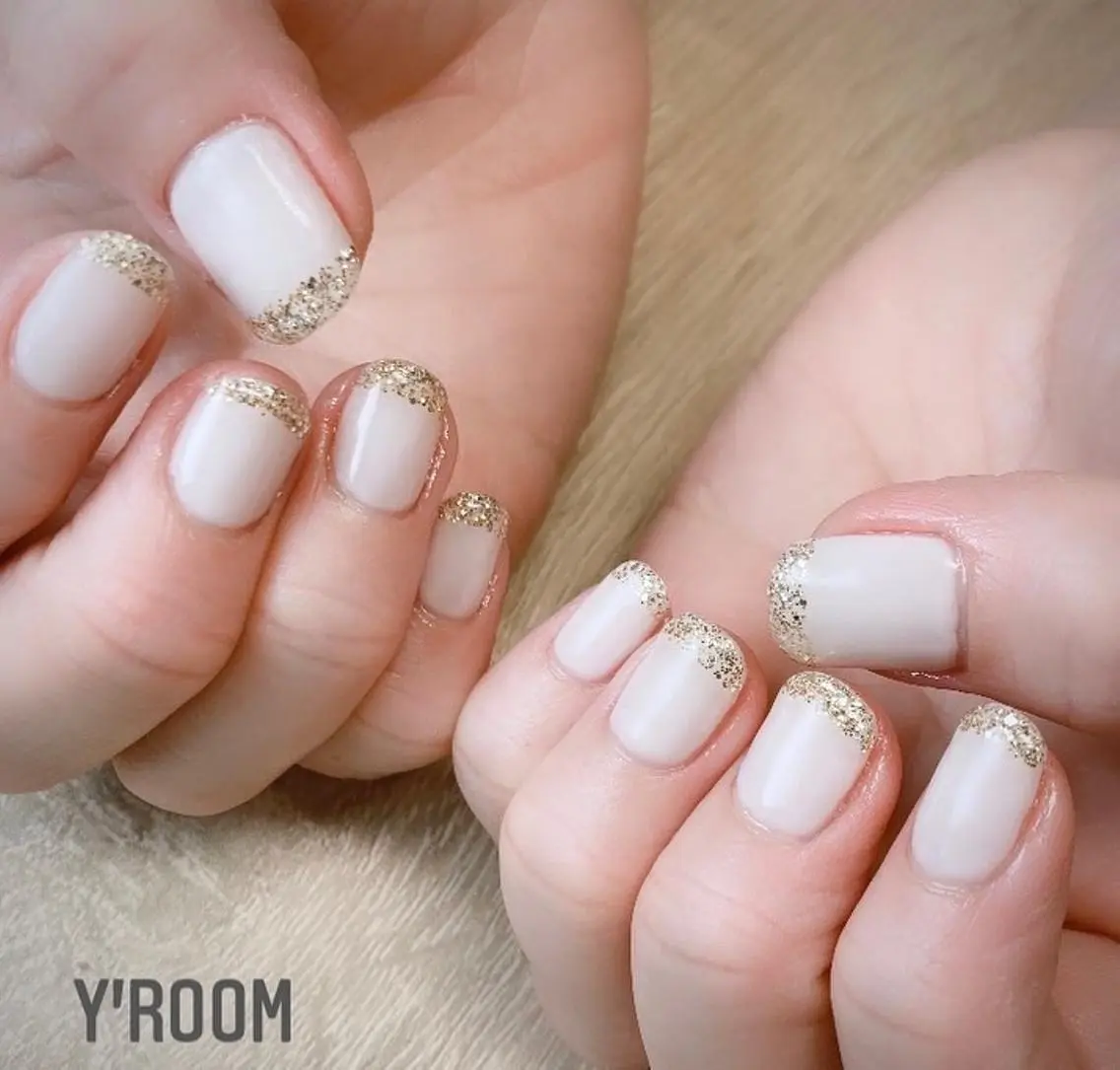 ネイル オーロラネイル フラッシュネイル フットネイル フレンチネイル ジェルネイル ハンドネイル YUKA （ネイリスト）のネイルデザイン