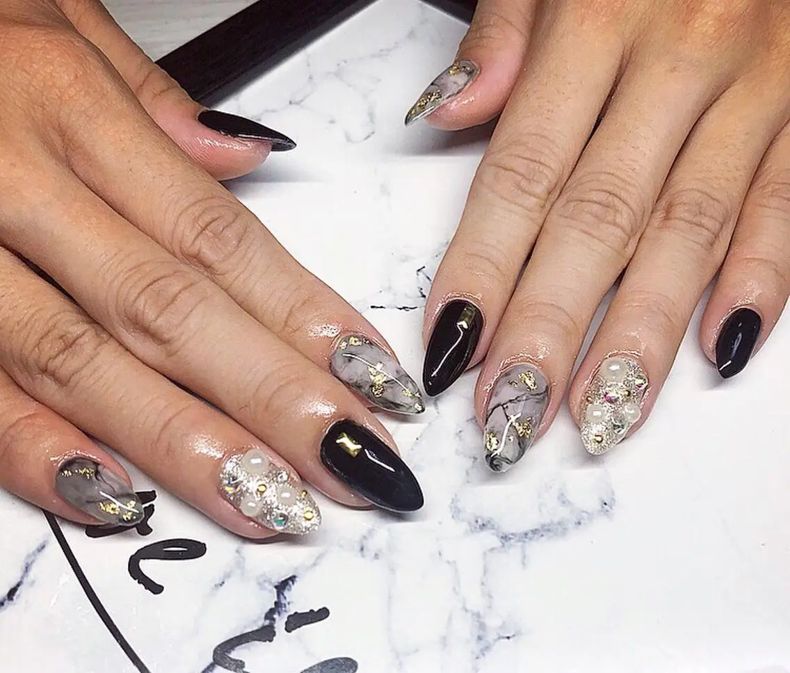 ロング ネイル キラキラネイル 大理石ネイル(マーブル) ëmma nail_ by chulaのネイルデザイン