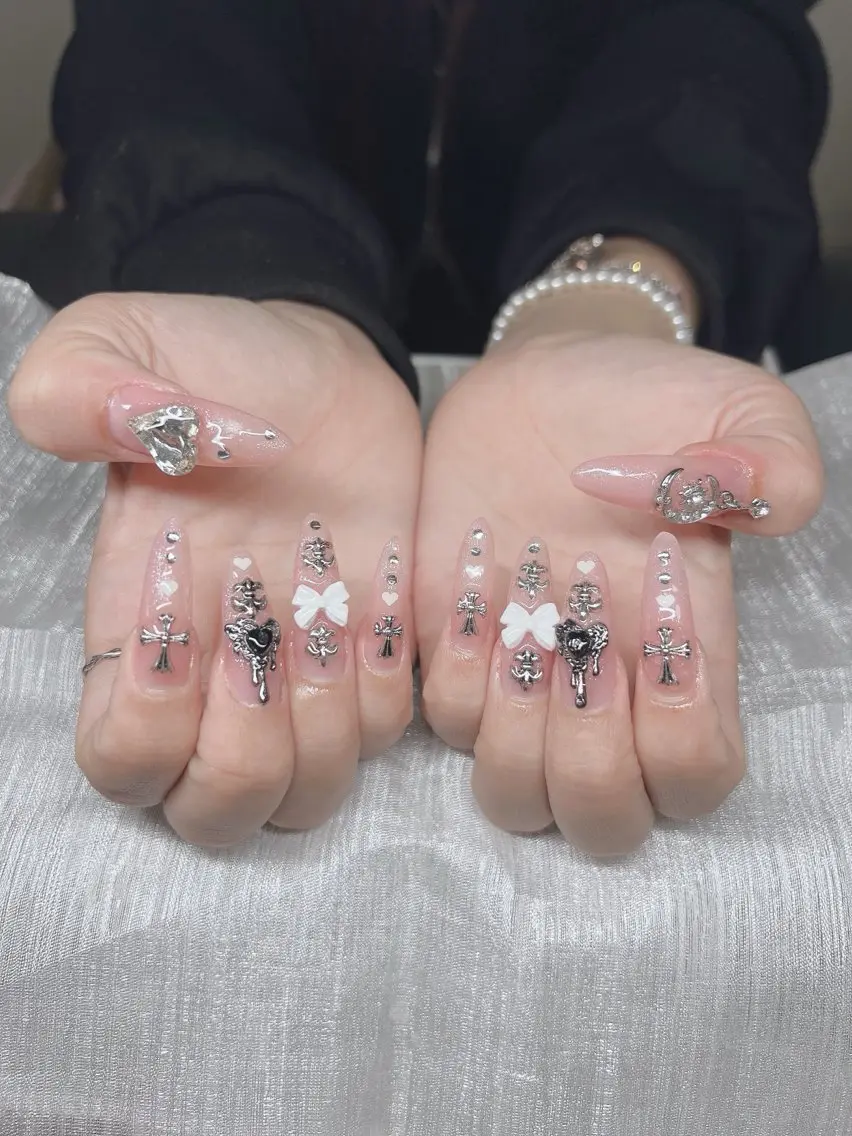 ネイル オーロラネイル チークネイル 長さ出し フットネイル フレンチネイル Lee Nails チップ長さだし専門店のネイルデザイン