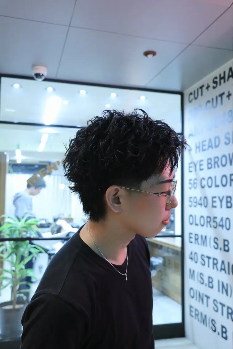 ショート カラー パーマ メンズ フェードカット メンズパーマ スパイキーショート マレットヘア ショートヘア カット ヘアカラー パーマ メンズ カラー特化/ カラー特化/池田海斗のヘアスタイル
