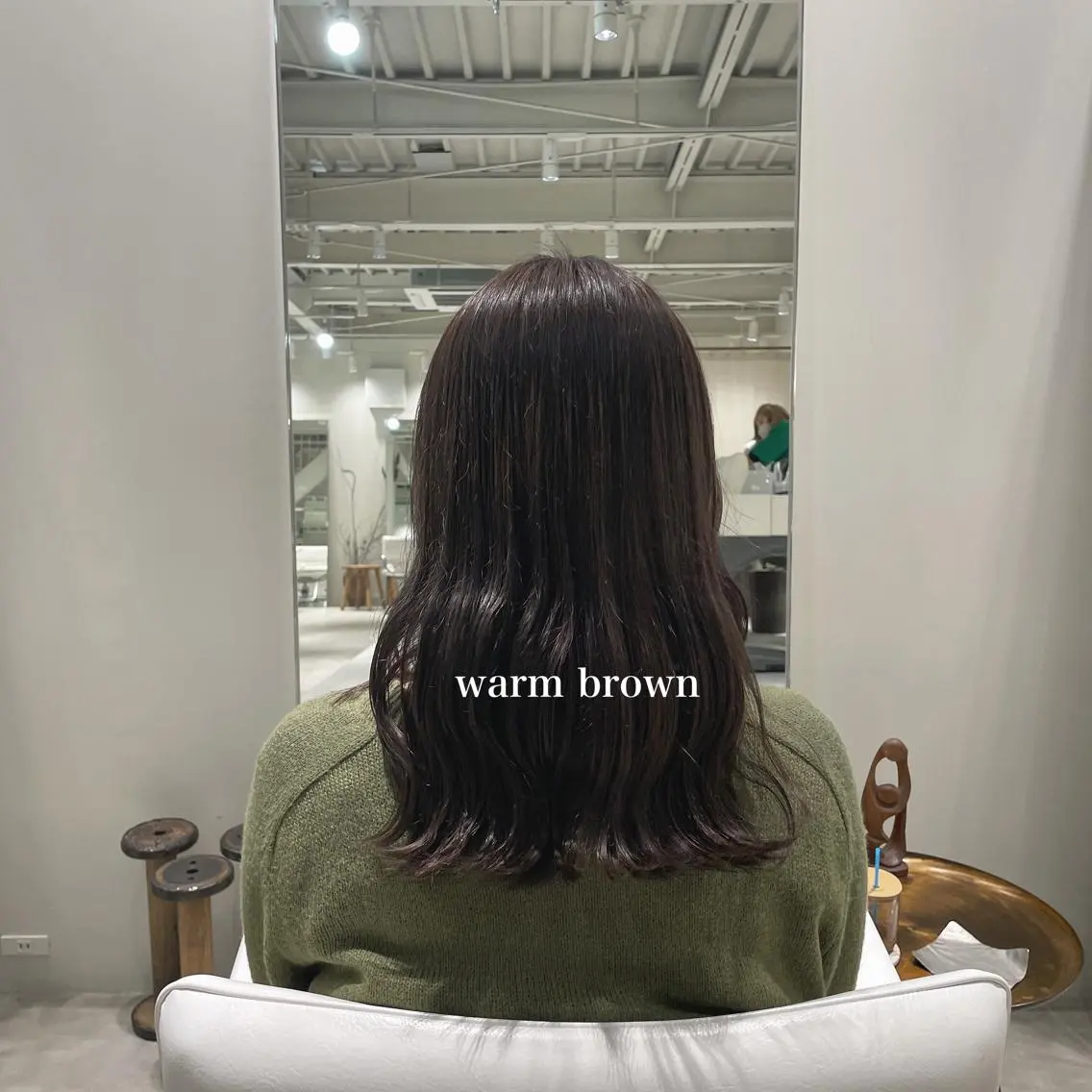 セミロング カラー ブラウンカラー 峯崎 葵のヘアスタイル
