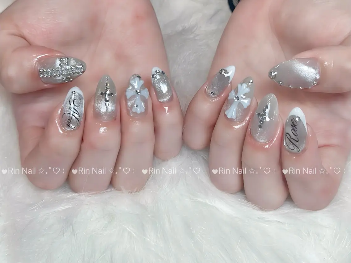 ネイル ブルー フラッシュネイル フラワーネイル ホログラムネイル キラキラネイル ハンドネイル Rin Nail 新大久保店のネイルデザイン