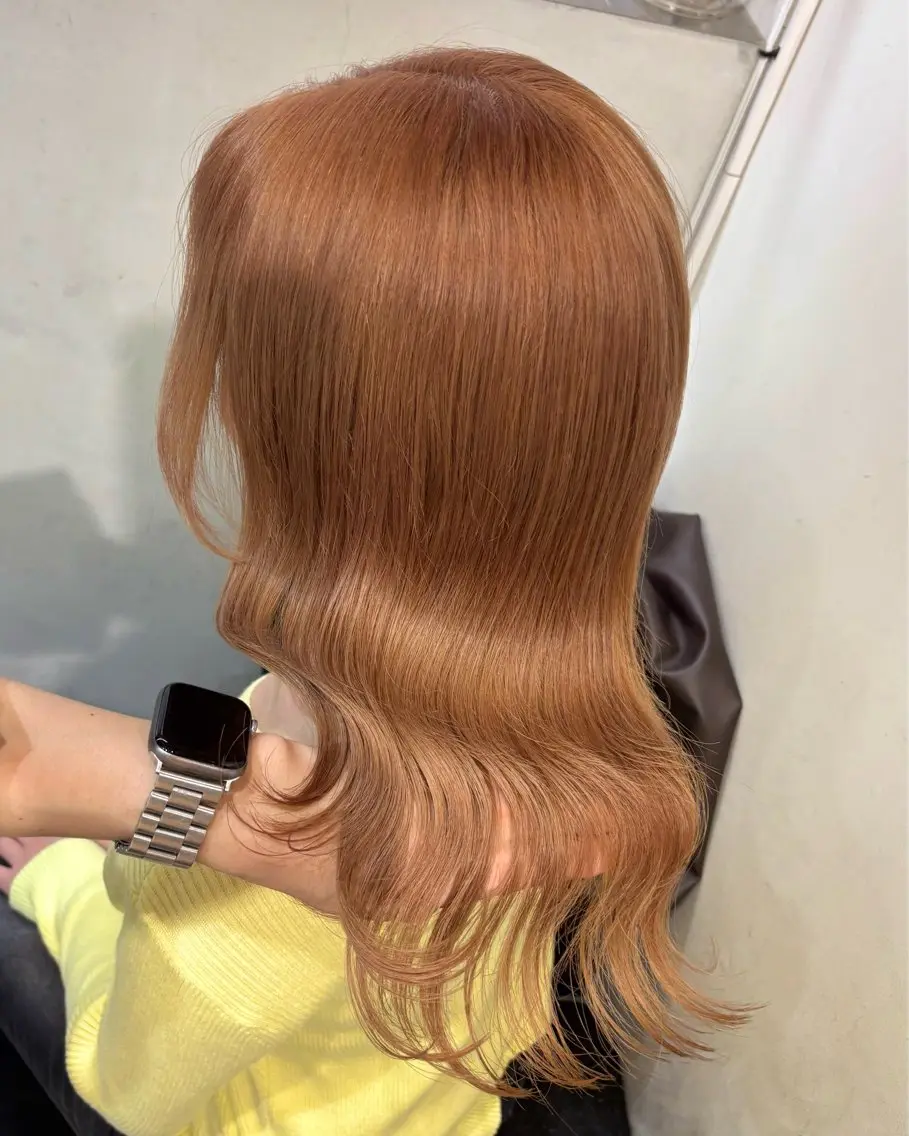 セミロング カラー ヘアアレンジ ベージュカラー ブリーチ ケアブリーチ ダブルカラー オレンジ ヘアカラー 坂齋大地／レイヤー/ ダブルカラーのヘアスタイル