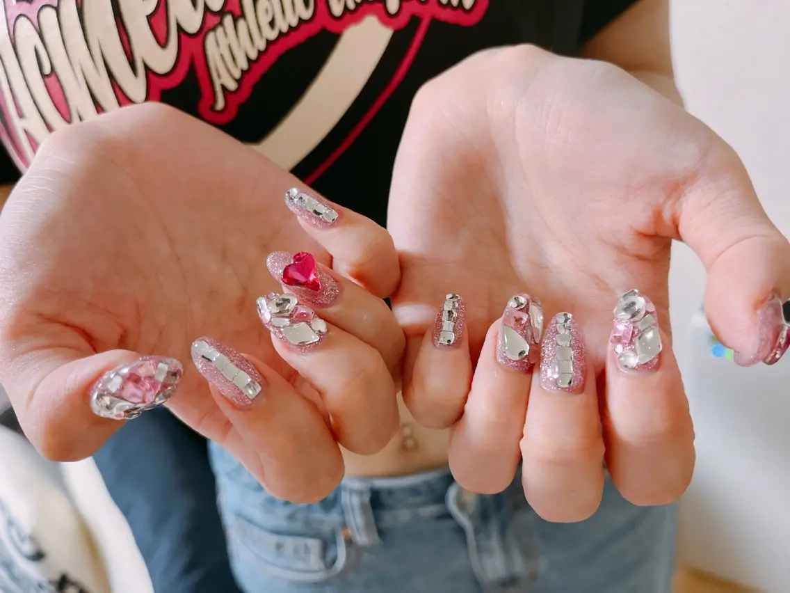 ネイル ジェルネイル キラキラネイル 韓国ネイル マグネットネイル 持ち込み ハンドネイル kiki nail &brow二子玉川のネイルデザイン
