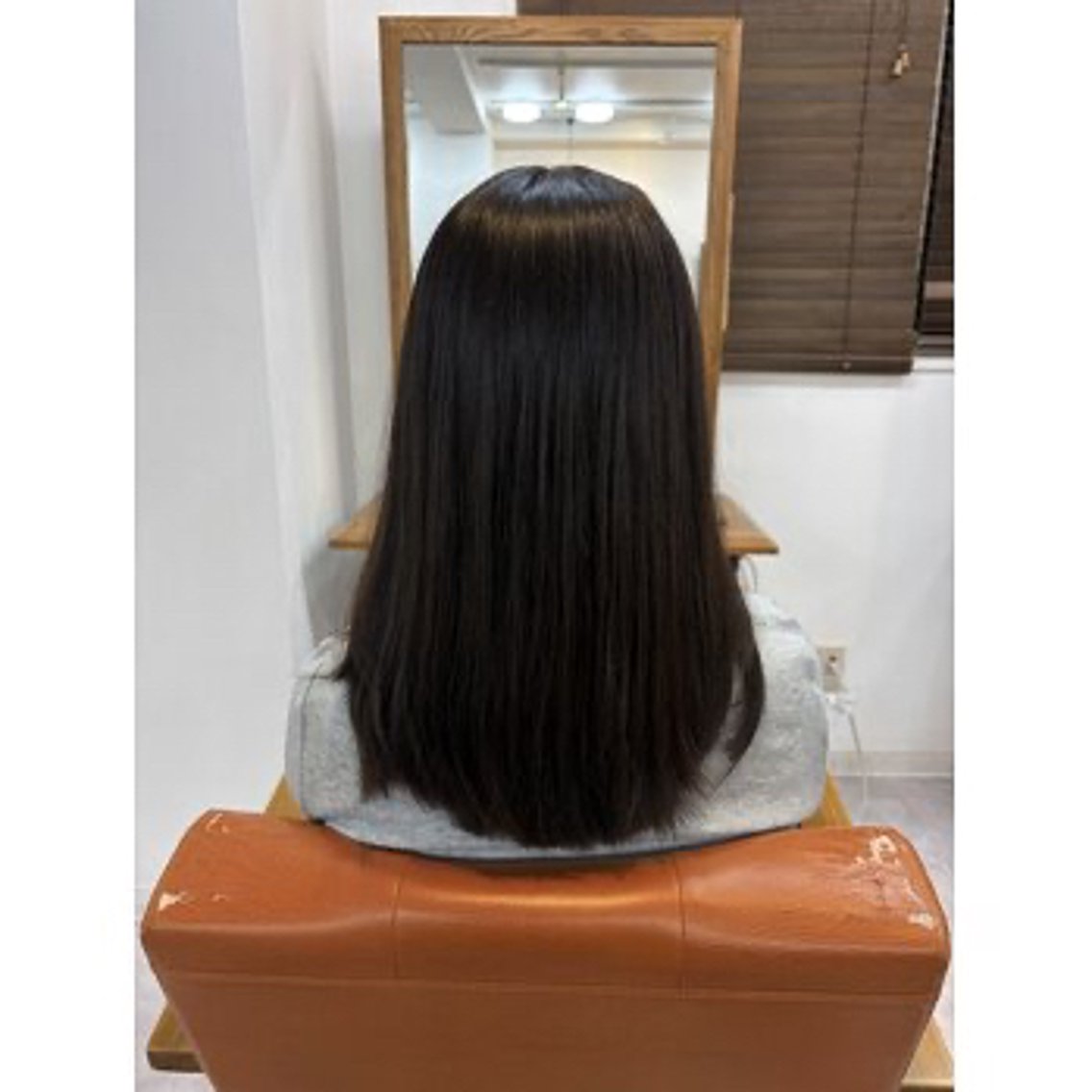 ロング アッシュ アッシュブラック カット ヘアカラー lore 中村かれんのヘアスタイル