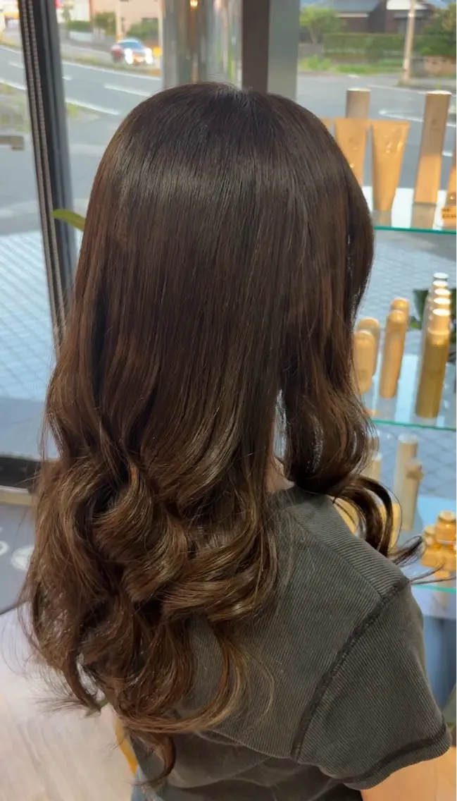 セミロング カラー ブラウンカラー 透明感カラー オリーブブラウン ヘアカラー arika もえのヘアスタイル