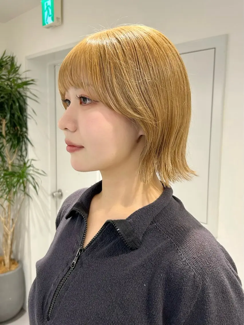 ショート カラー ベージュカラー ブリーチ ミルクティーベージュ ボブ くびれヘア カット ヘアカラー 池袋/小顔レイヤー/ 顔まわり/taigaのヘアスタイル