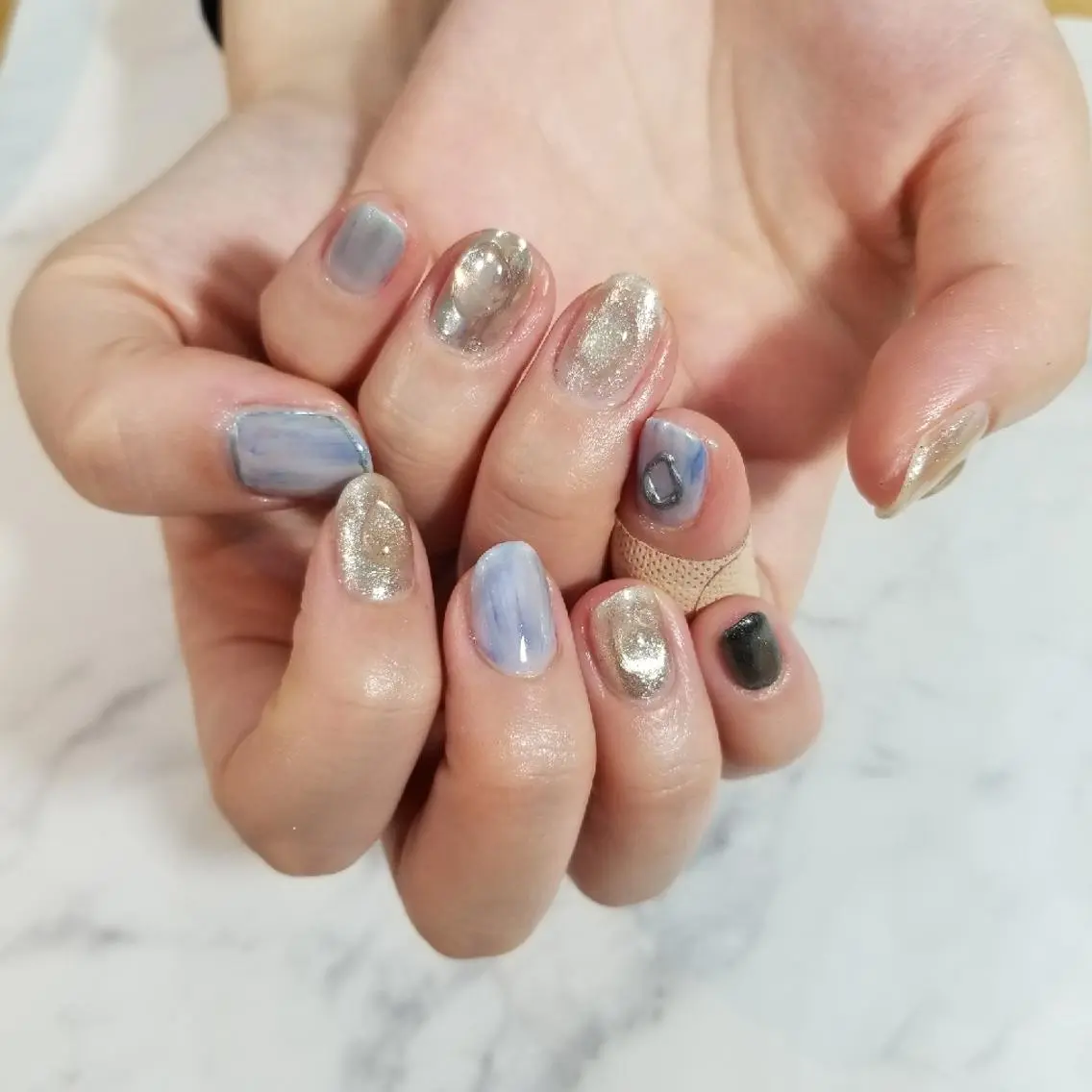 ネイル ミラーネイル ハンドネイル nijiiro🌈 サトウのネイルデザイン