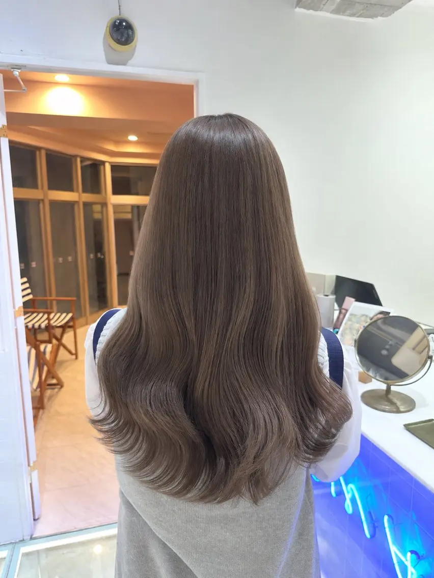 セミロング カラー ヘアカラー トリートメント モテ艶🪄ベージュ カラー🧸RUKAのヘアスタイル