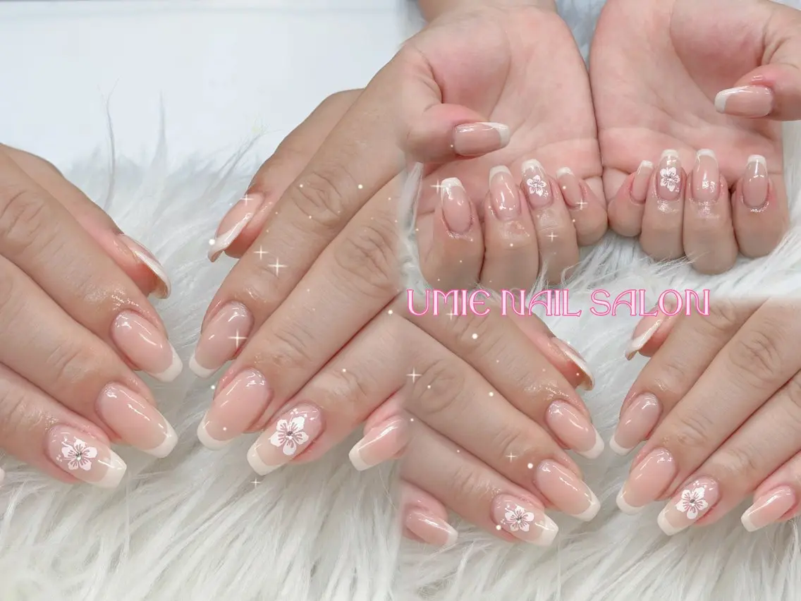 ネイル フットネイル フレンチネイル ジェルネイル ガラスフレンチ マグネットネイル UMIE NAIL SALONのネイルデザイン