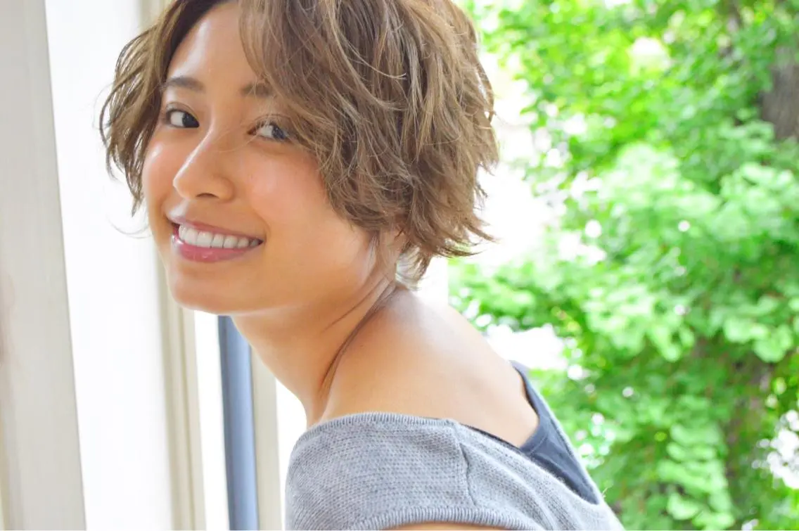 ショート カラー ショートボブ アッシュ ベージュカラー ハイライトカラー ボブ メンズ特化 パーマ/オザワのヘアスタイル