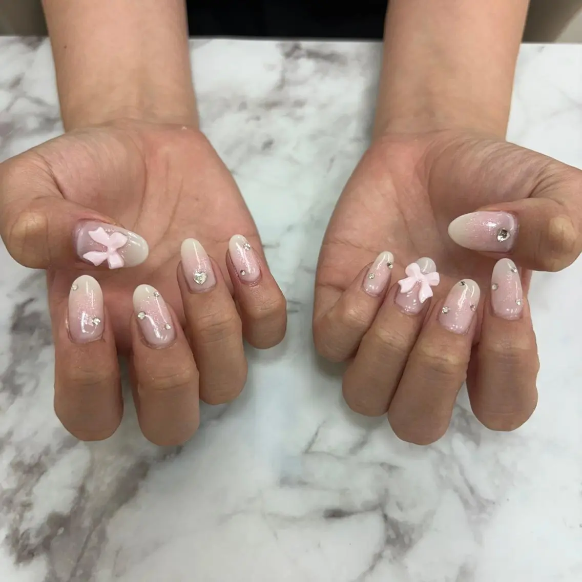 salon UNE LMA見習いスタッフのネイルデザイン