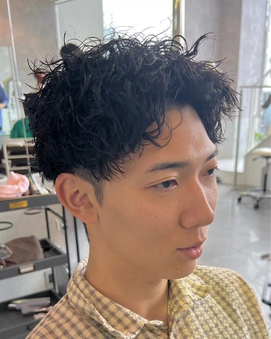ショート パーマ メンズ メンズパーマ カット パーマ Oops旧TABOO 早野太郎のヘアスタイル