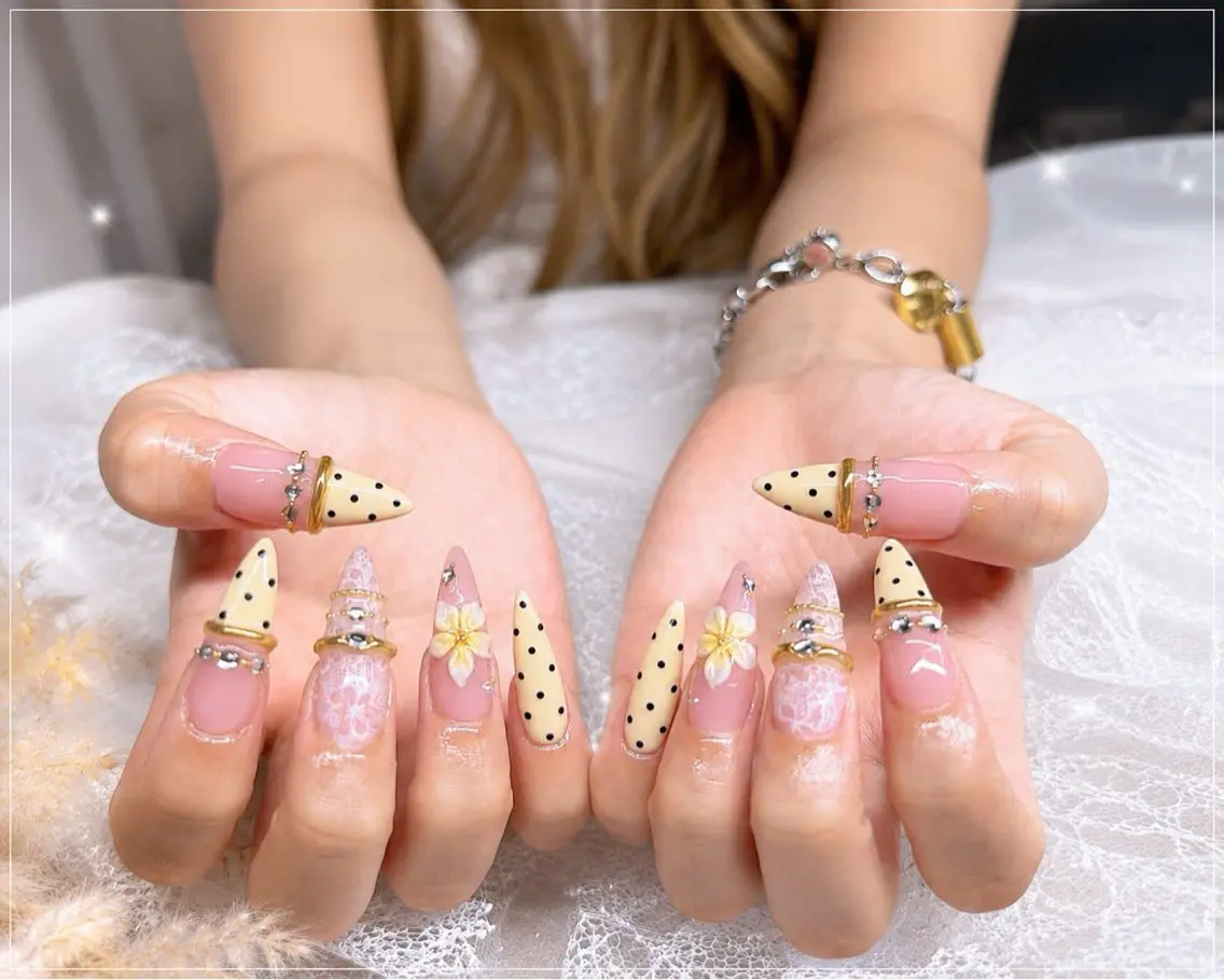 ネイル アートネイル オーロラネイル クリアネイル 長さ出し フレンチネイル ハンドネイル HOT Nail Salonのネイルデザイン