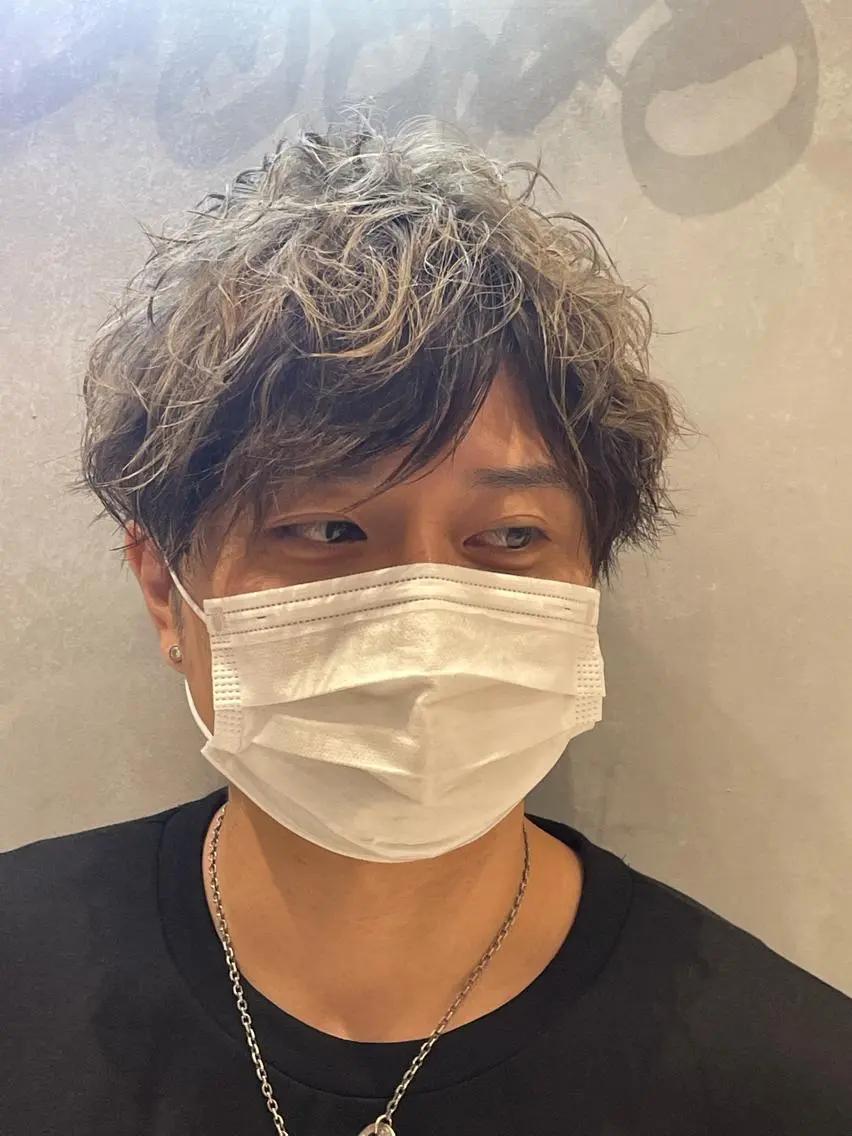 メンズカット+ハイライト+パーマの写真