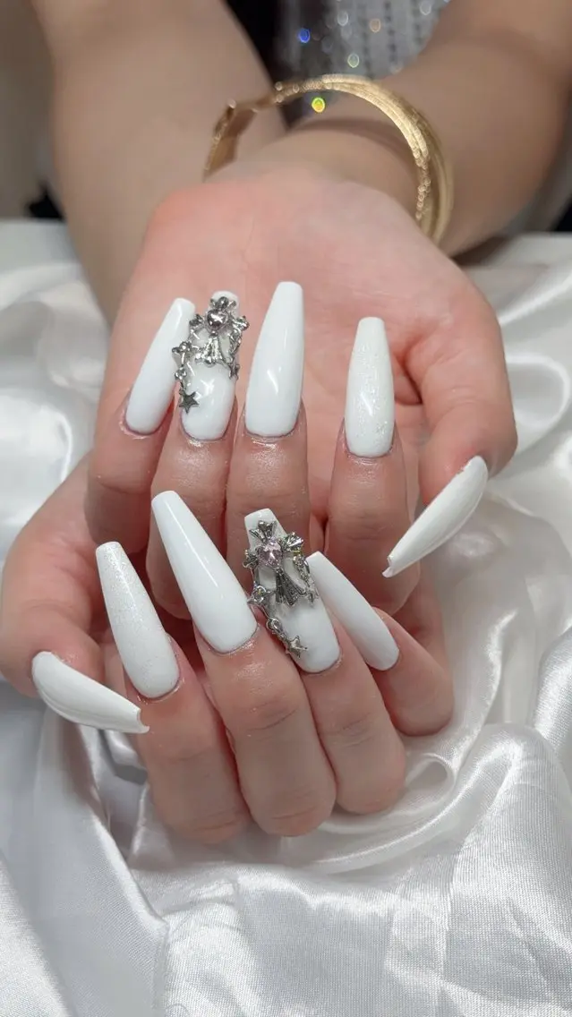 ネイル KIRA LILYのネイルデザイン