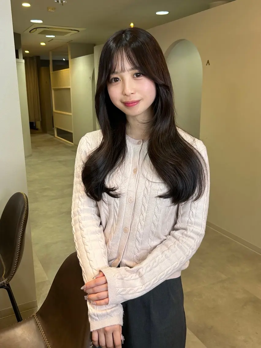 セミロング カラー 神谷 凪のヘアスタイル