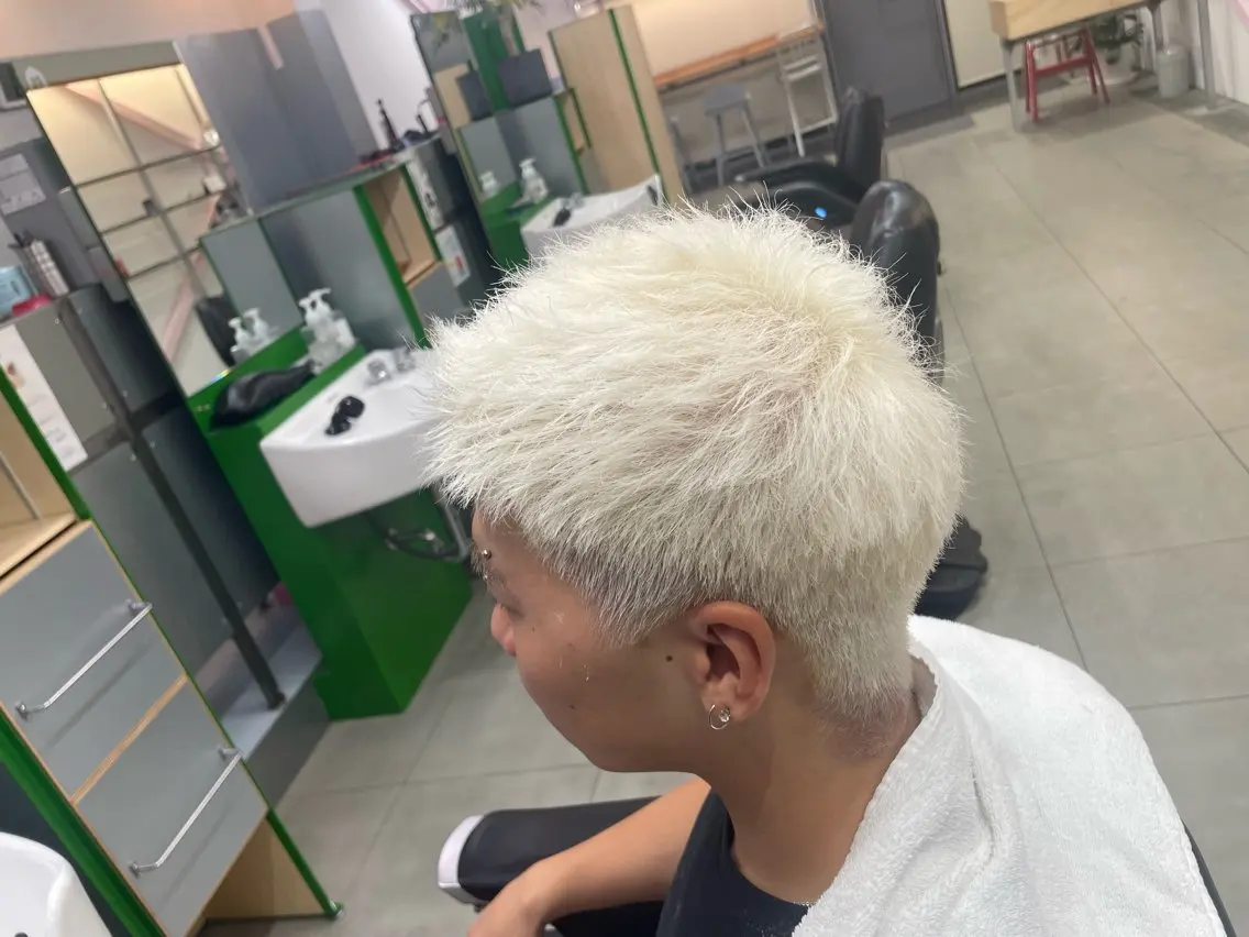 メンズ メンズブリーチ 綾田 悠人のヘアスタイル