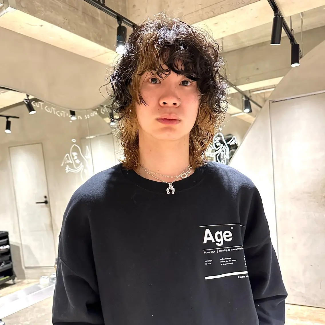 ミディアム パーマ メンズ ミディアムパーマ メンズブリーチ メンズパーマ メンズウルフカット ウルフカット カット パーマ 🌈圧倒的デザイン パーマ　関和希のヘアスタイル