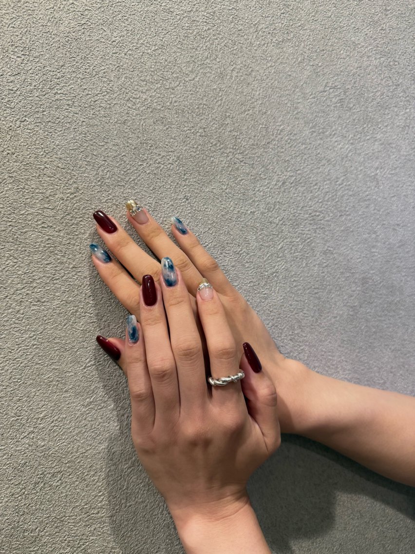 ネイル ブルー ボルドー ニュアンスネイル ハンドネイル Perle.稲毛 Alice🎀のネイルデザイン