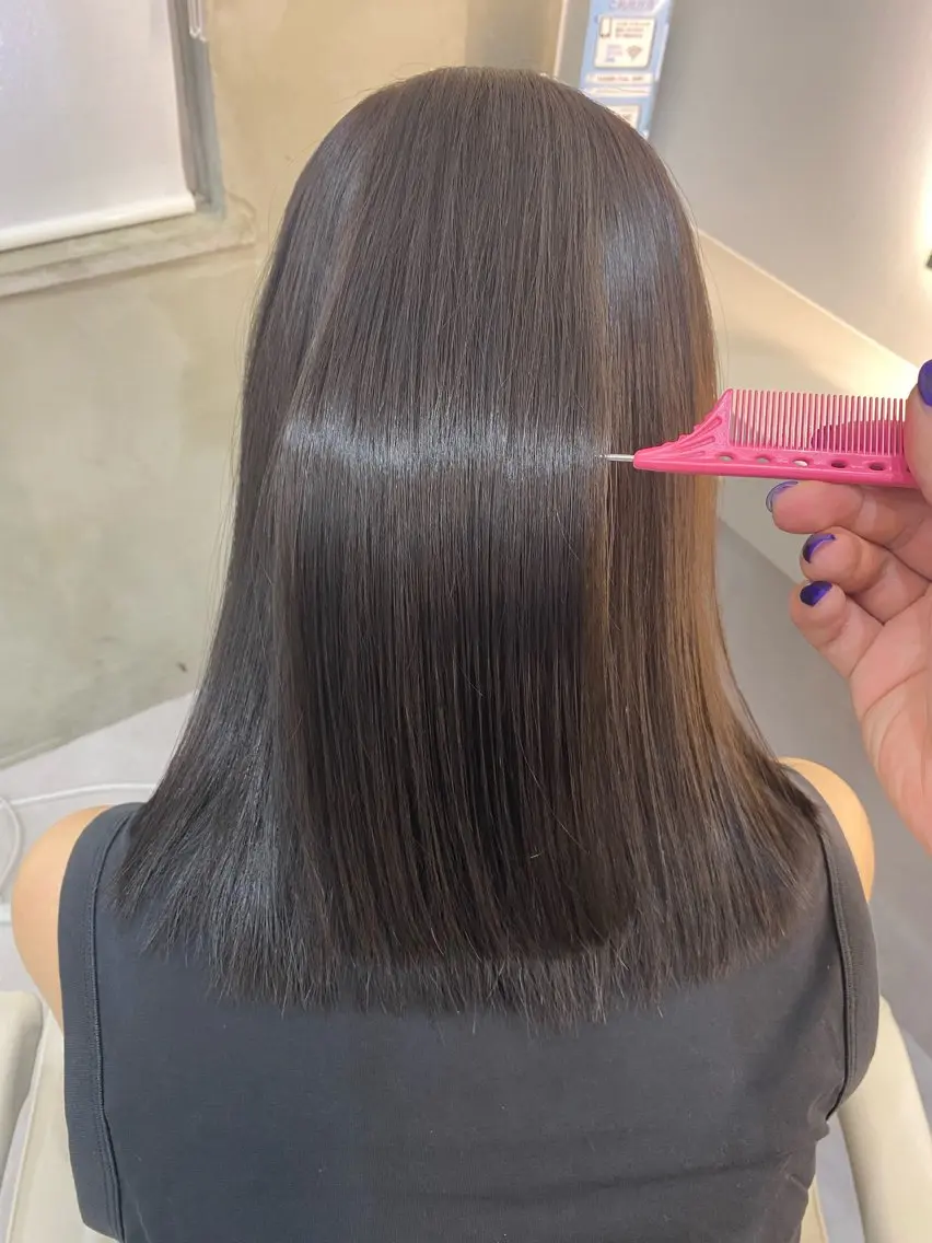 セミロング トリートメント 💎透明感カラー /似合わせカット💎のヘアスタイル