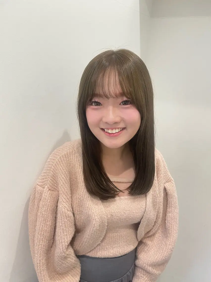 ミディアム カラー yuzuna ハイトーン 天神のヘアスタイル