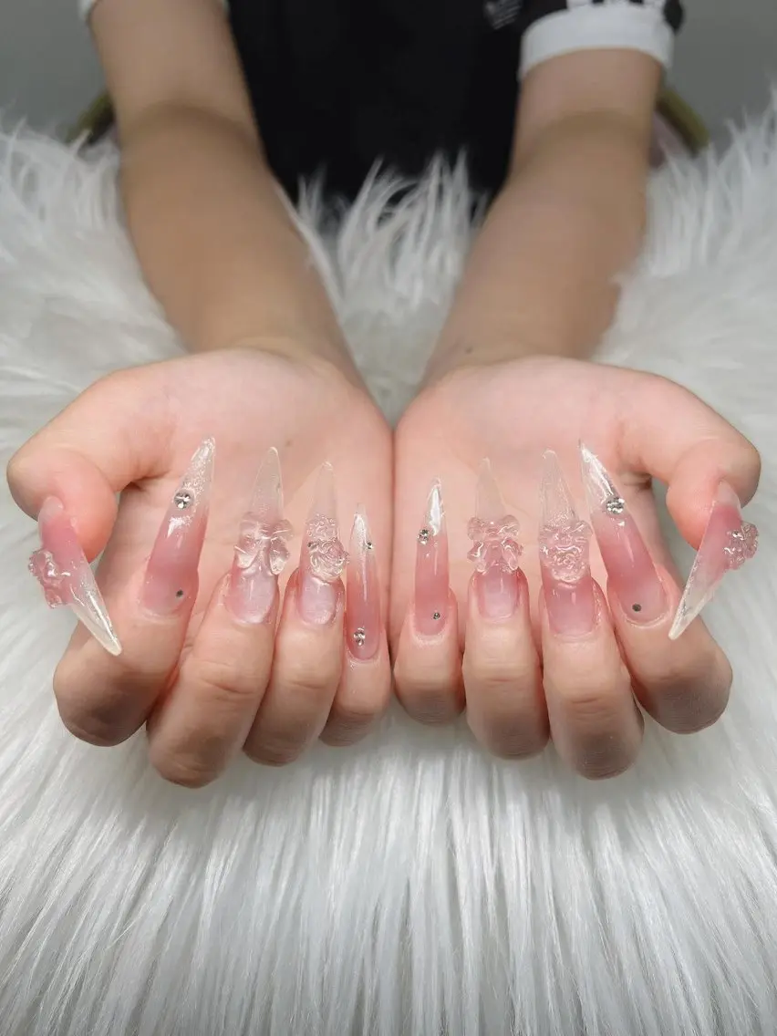 ネイル 長さ出し グラデーション 卒業式 キラキラネイル マグネットネイル Lee Nailsのネイルデザイン