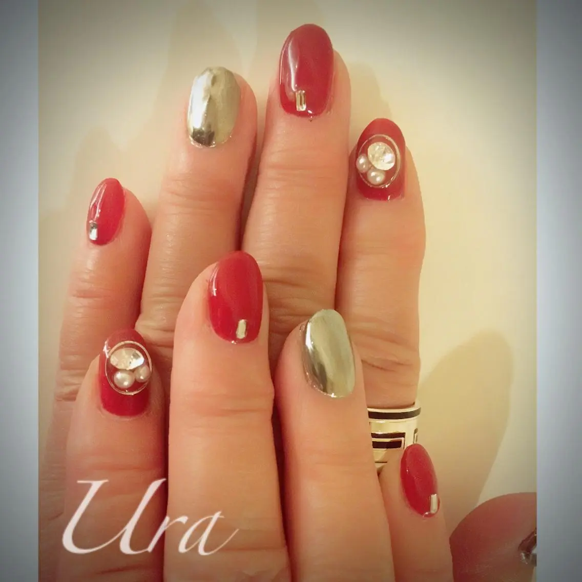 ネイル ミラーネイル 赤色 UrakoNail 《nail》のネイルデザイン