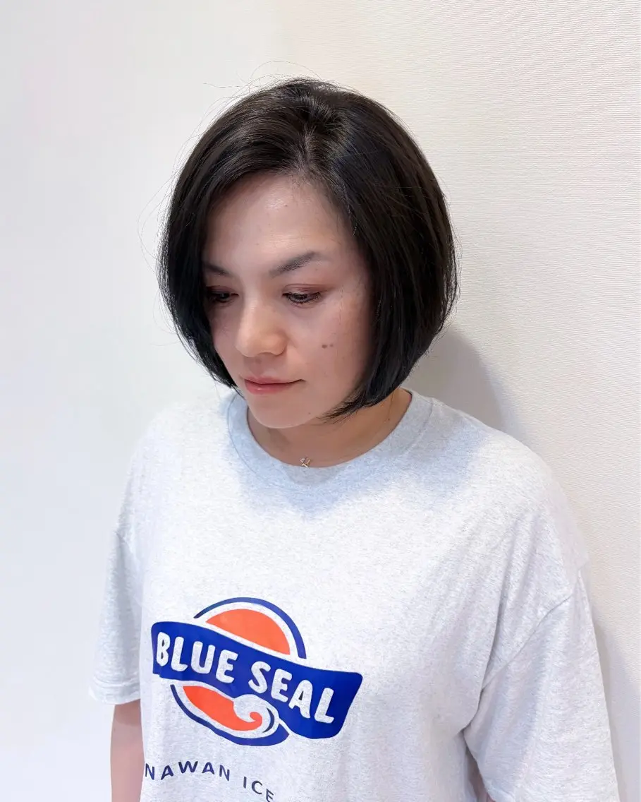 ショート ボブ かきあげバング ショートヘア カット ヘアカラー トリートメント 石平 暖のヘアスタイル